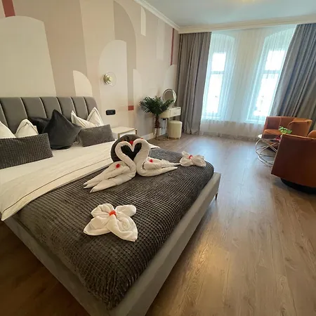 Luxuroom